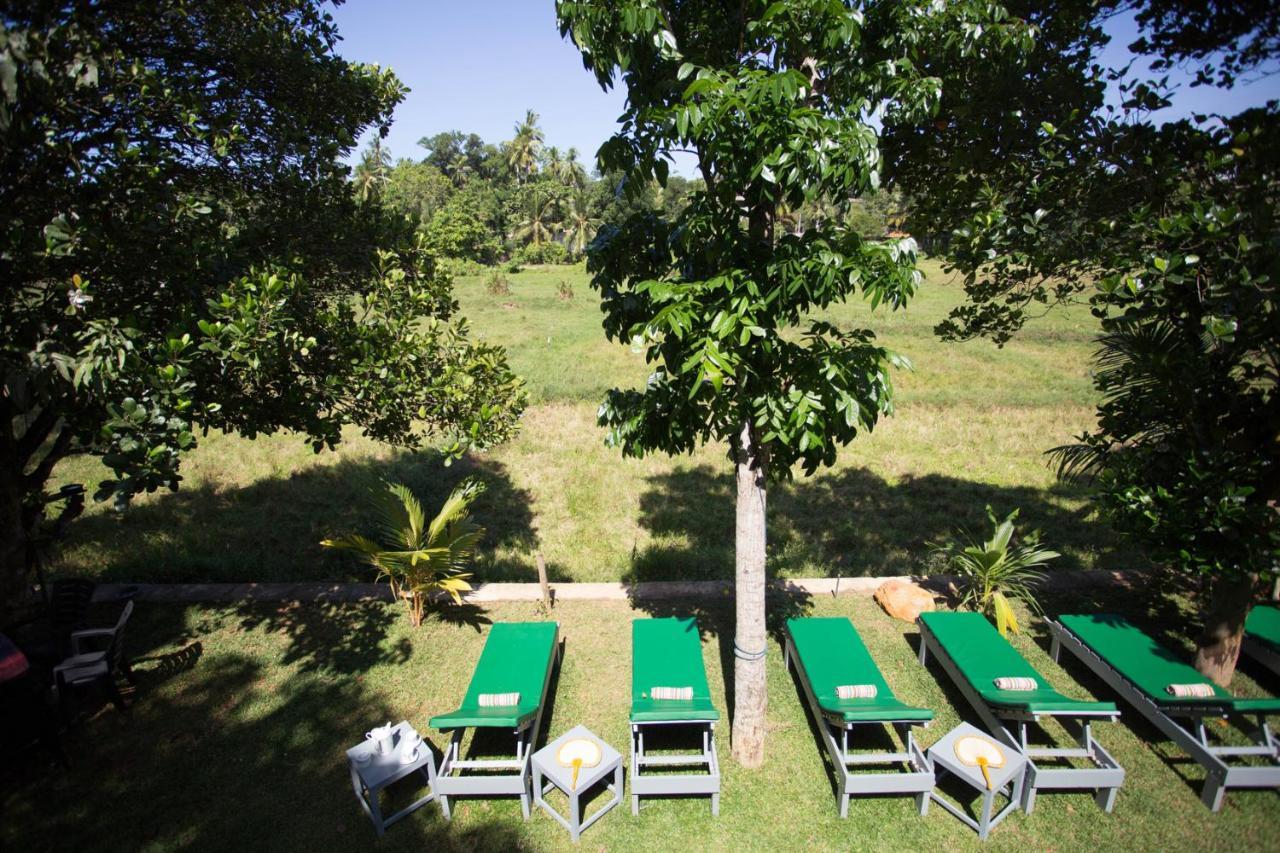 Barefoot Bungalow Hikka Hikkaduwa Exteriör bild