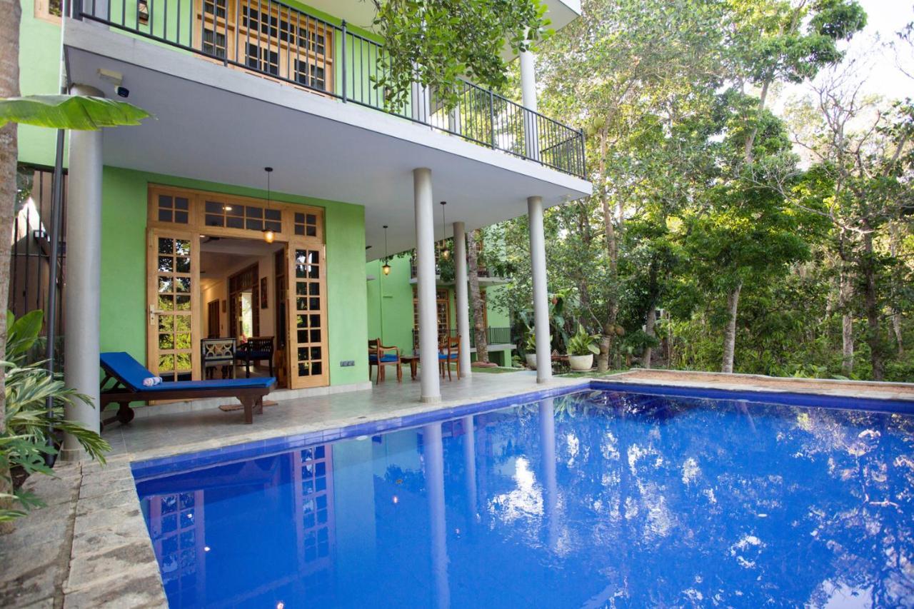 Barefoot Bungalow Hikka Hikkaduwa Exteriör bild