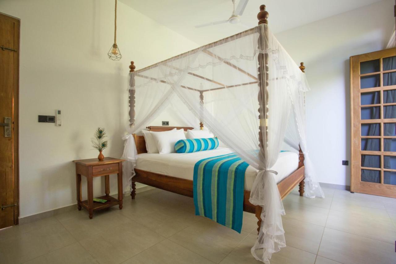 Barefoot Bungalow Hikka Hikkaduwa Exteriör bild