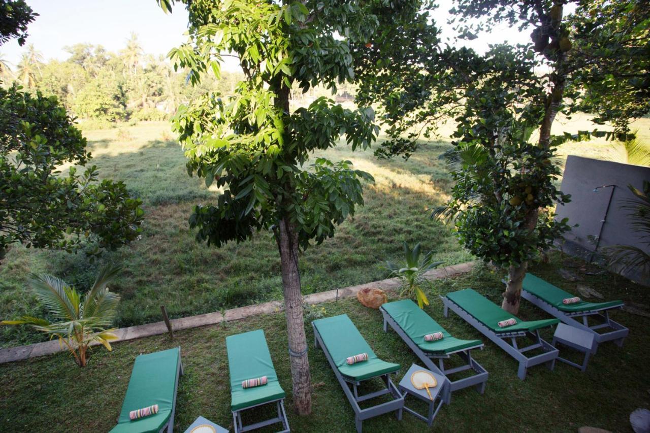 Barefoot Bungalow Hikka Hikkaduwa Exteriör bild