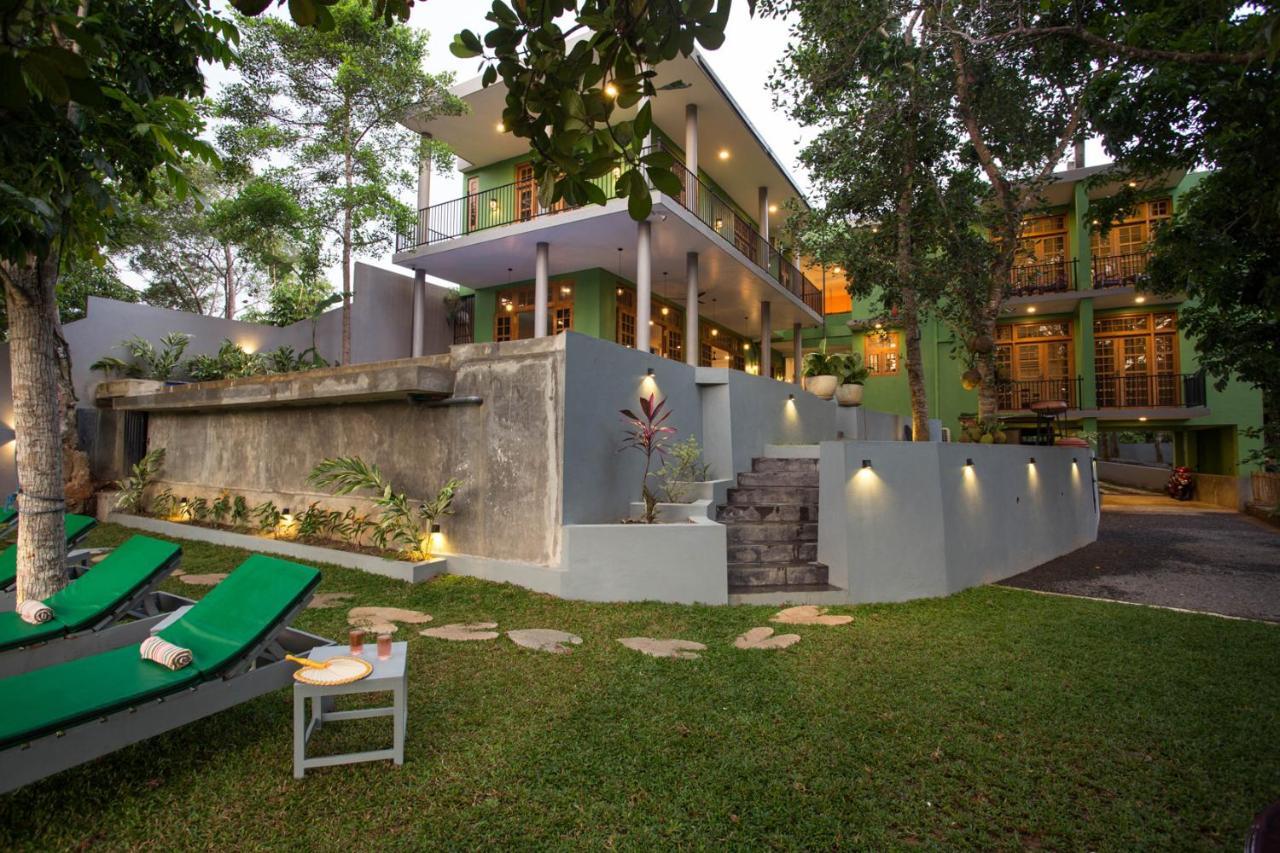 Barefoot Bungalow Hikka Hikkaduwa Exteriör bild