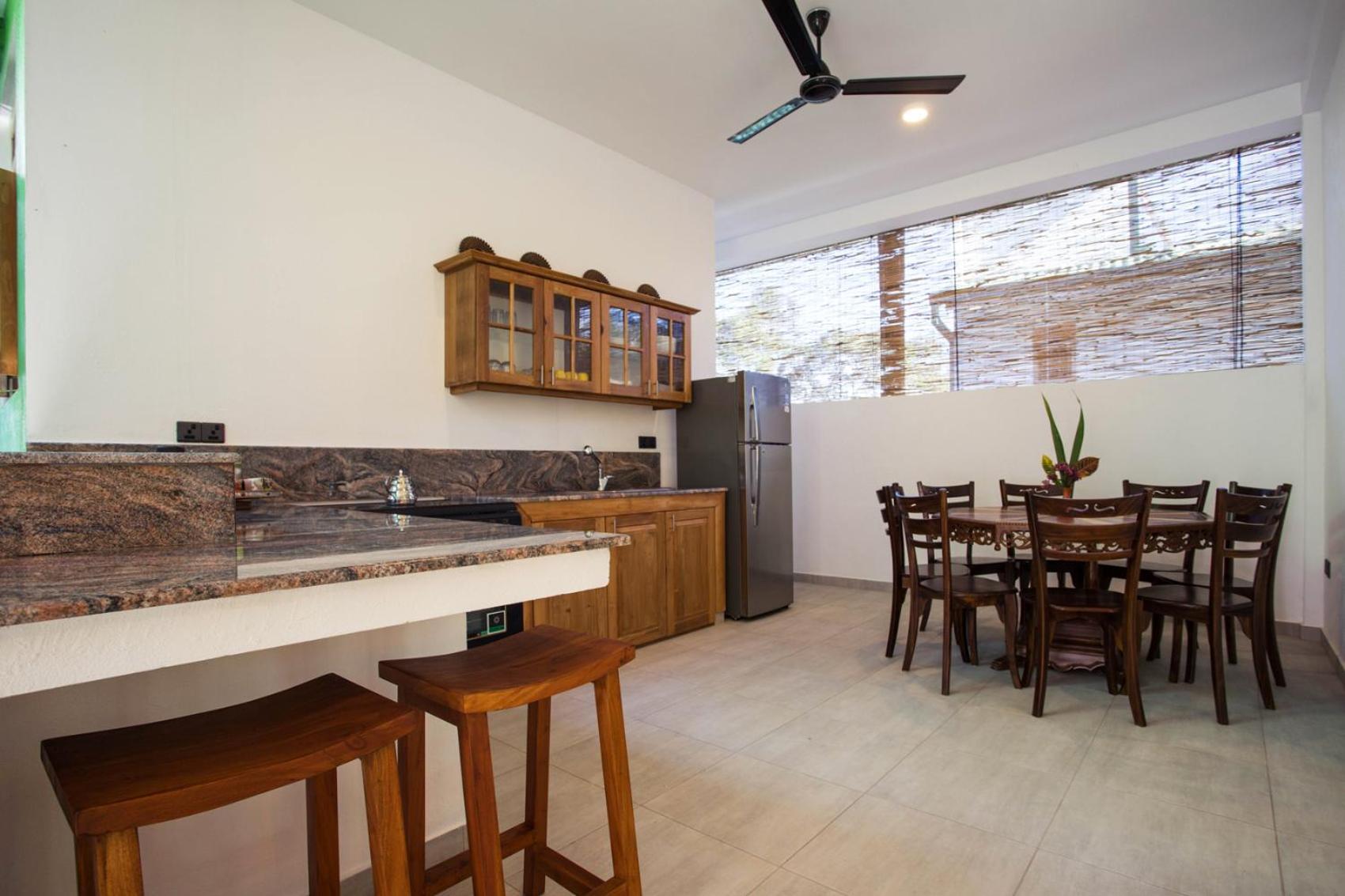 Barefoot Bungalow Hikka Hikkaduwa Exteriör bild