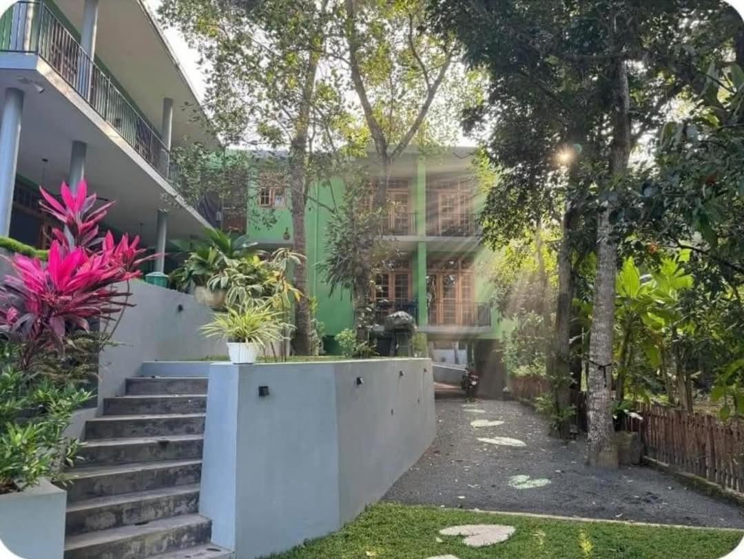 Barefoot Bungalow Hikka Hikkaduwa Exteriör bild